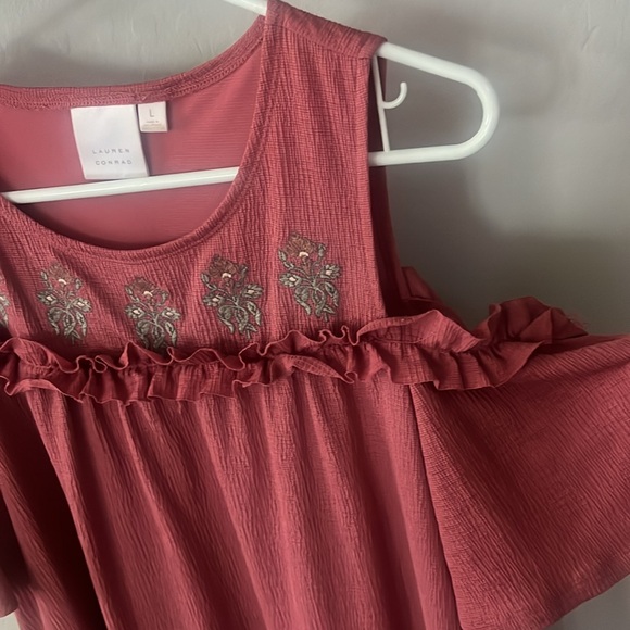 Off the Shoulder Dress - Picture 3 of 7